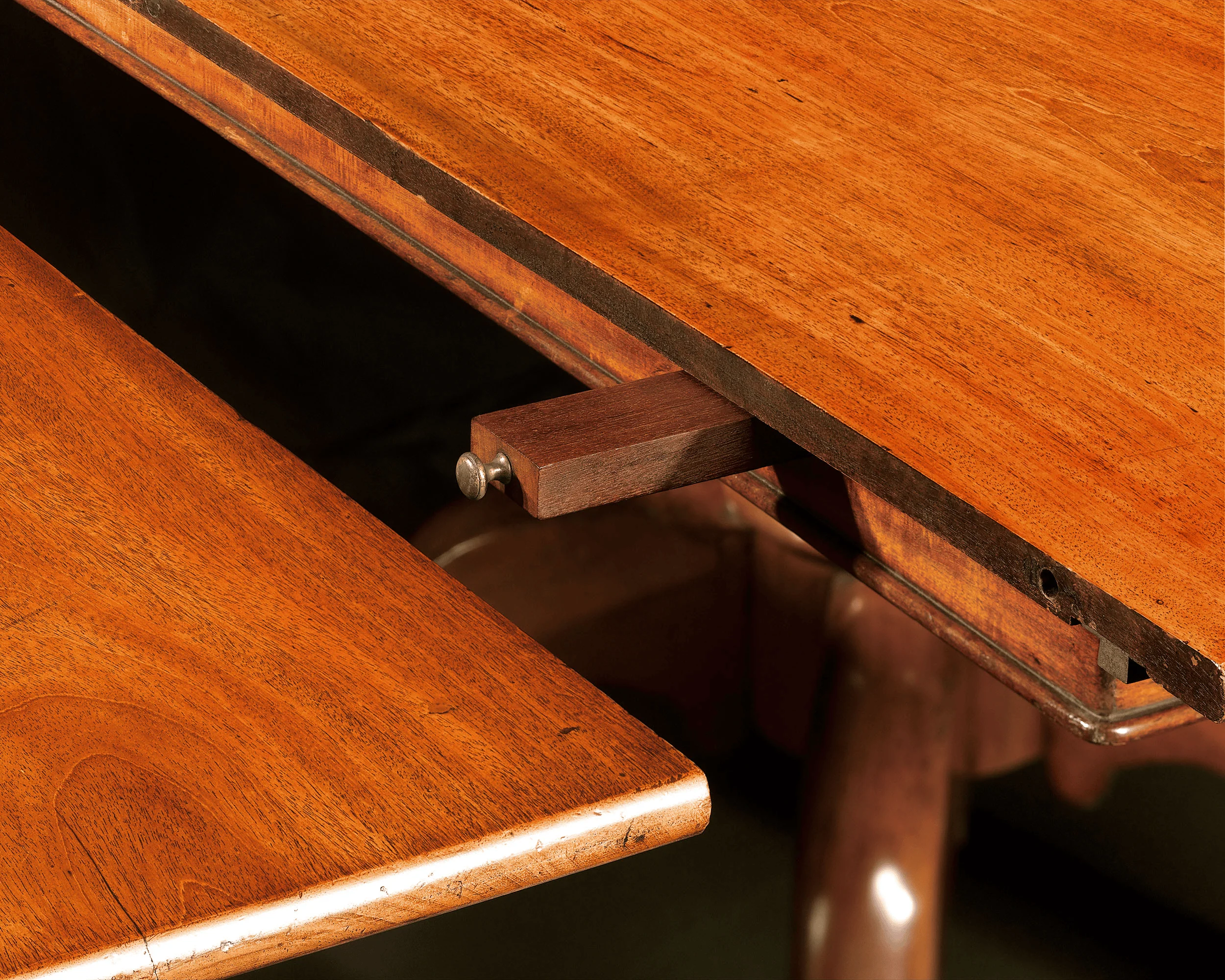 English Regency Mahogany Pedestal Dining Table - Image 3
